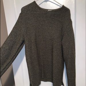 Sahalie green sweater